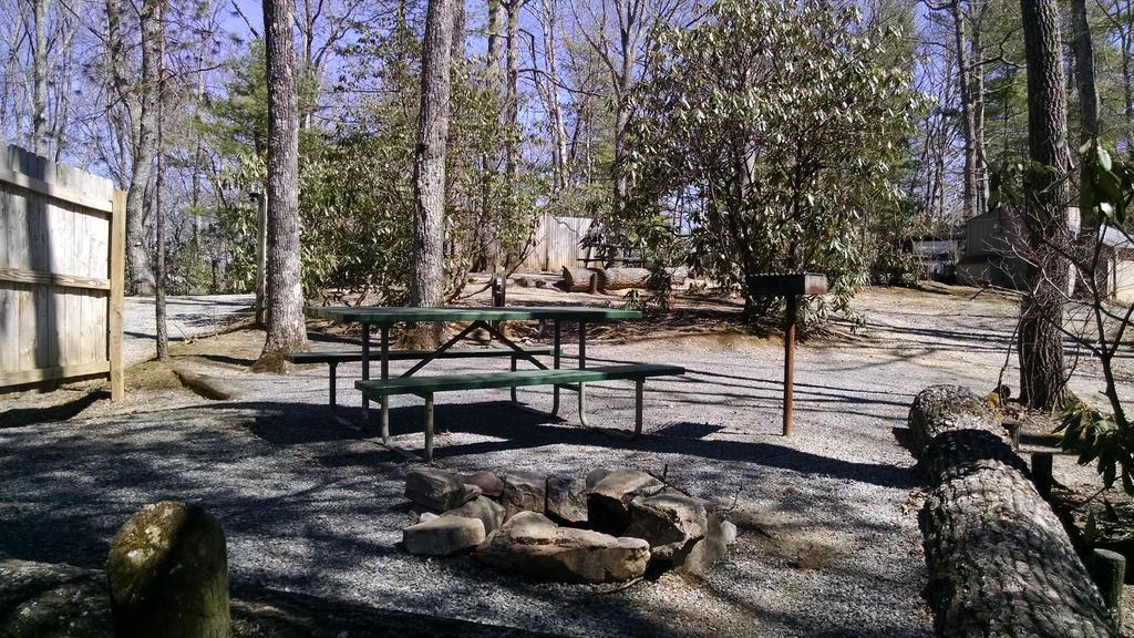 Linville Falls Campground, Rv Park, And Cabins Εξωτερικό φωτογραφία