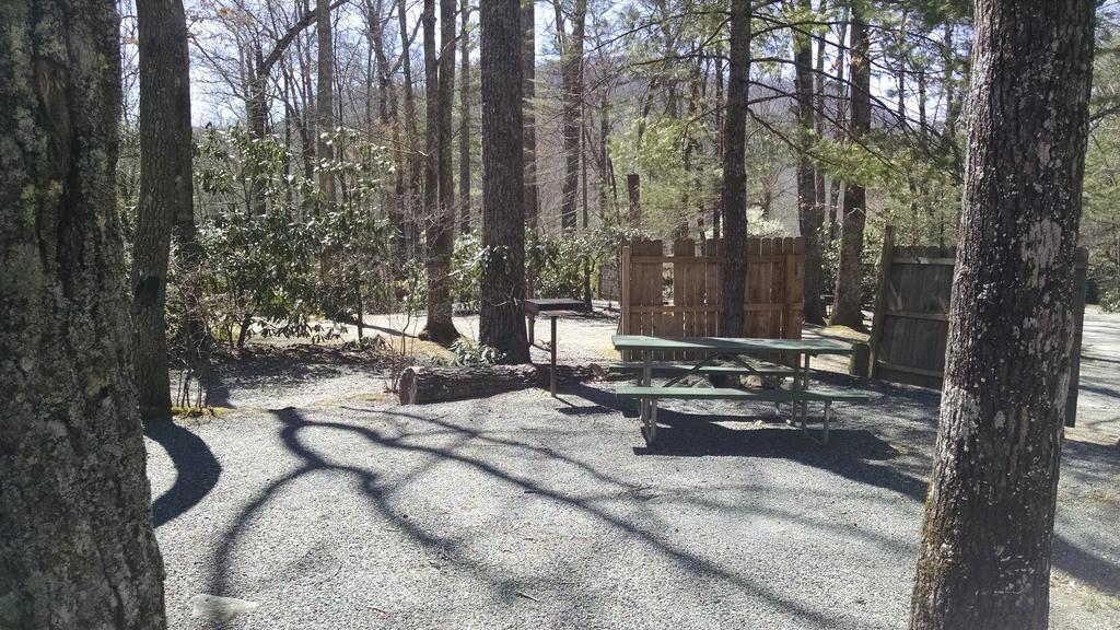 Linville Falls Campground, Rv Park, And Cabins Εξωτερικό φωτογραφία