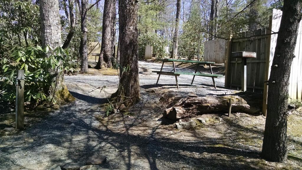 Linville Falls Campground, Rv Park, And Cabins Εξωτερικό φωτογραφία