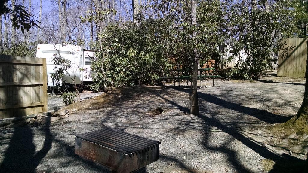 Linville Falls Campground, Rv Park, And Cabins Εξωτερικό φωτογραφία