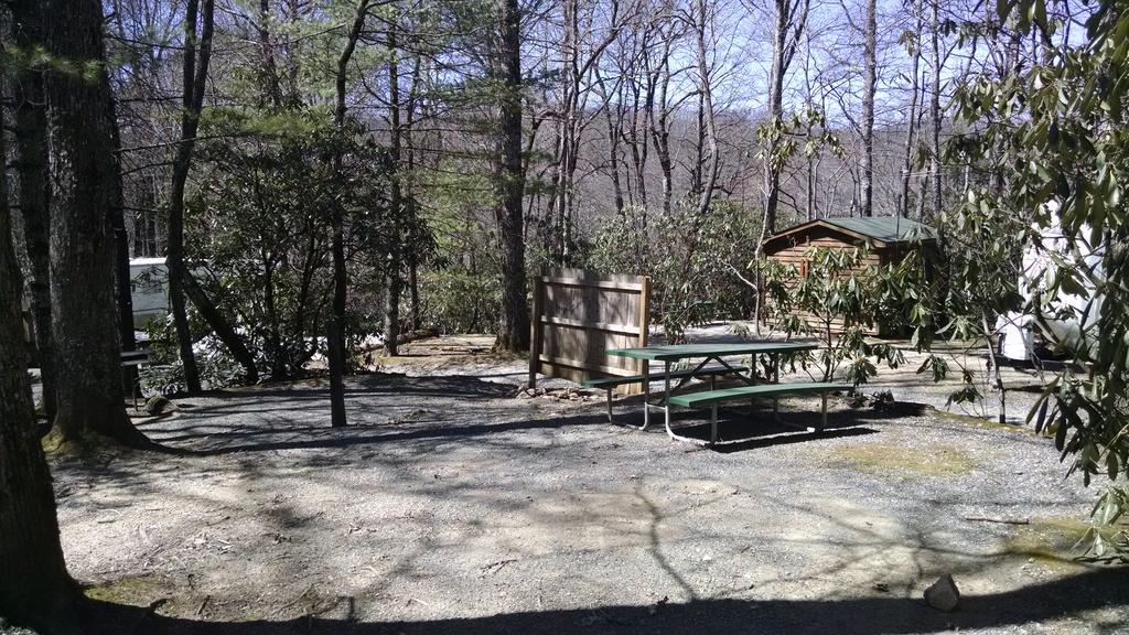 Linville Falls Campground, Rv Park, And Cabins Εξωτερικό φωτογραφία
