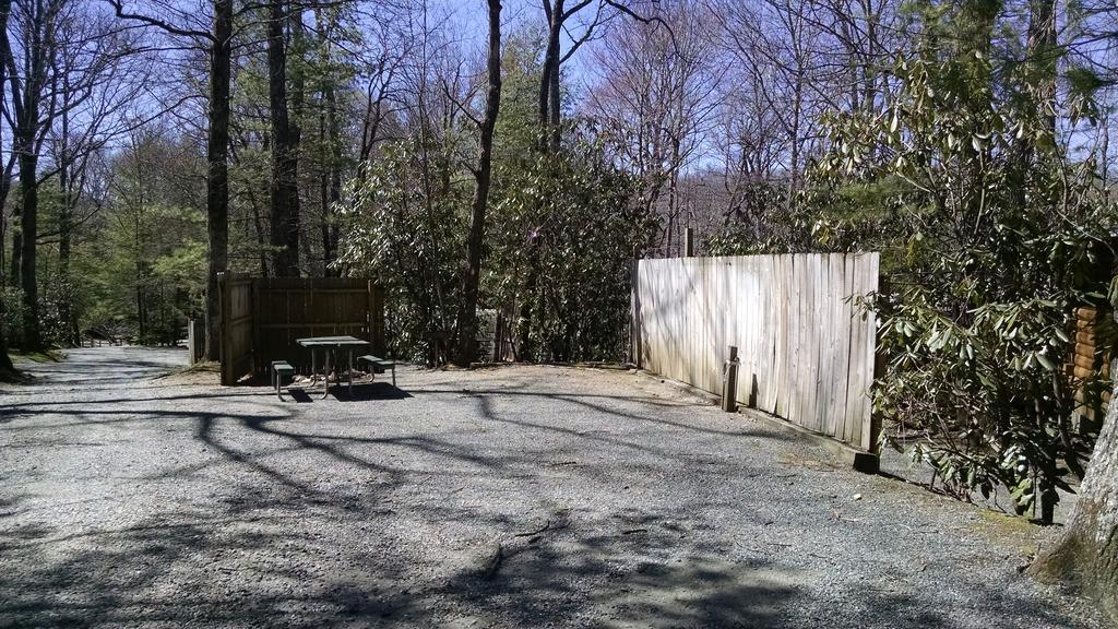 Linville Falls Campground, Rv Park, And Cabins Εξωτερικό φωτογραφία