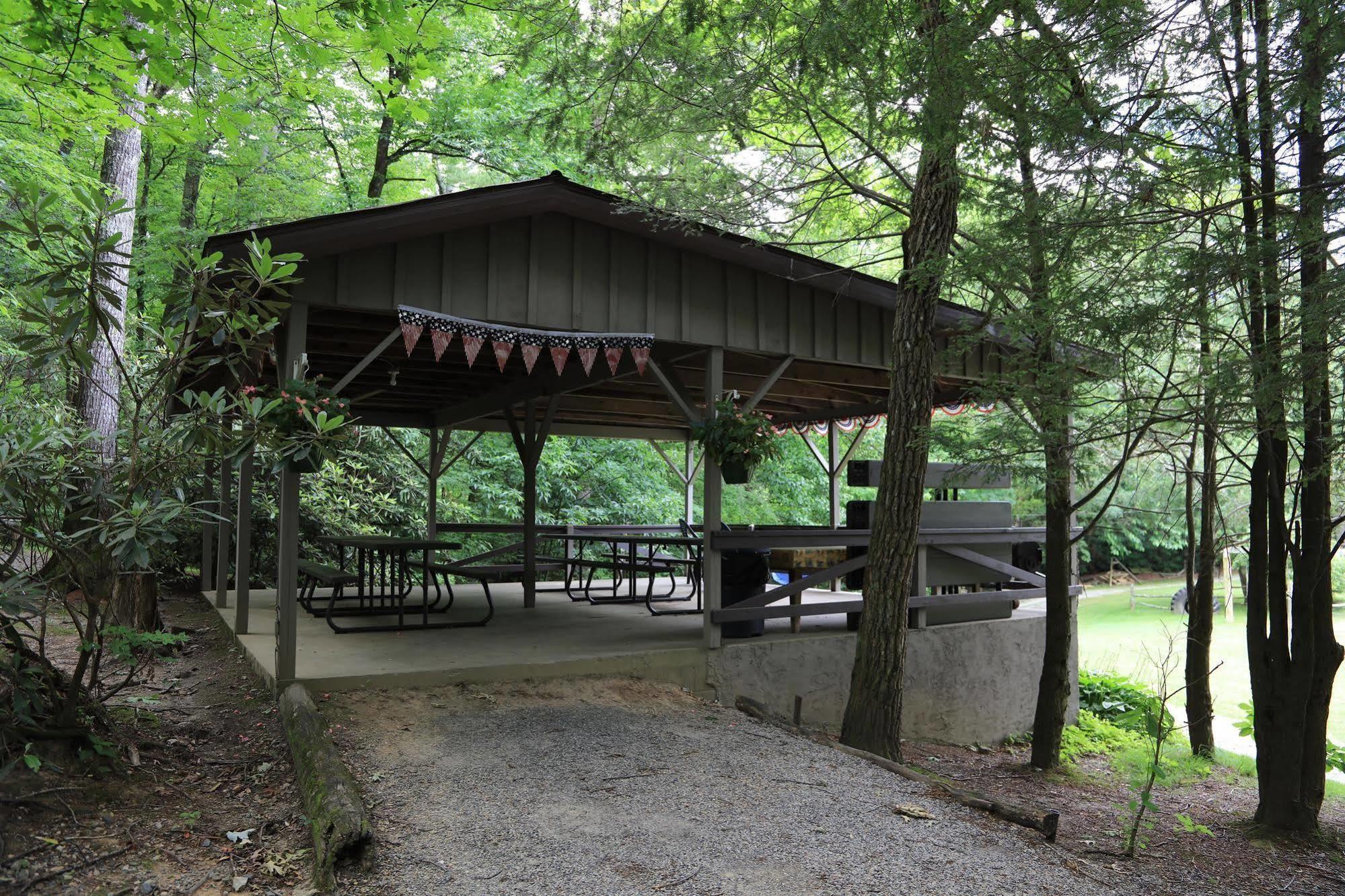 Linville Falls Campground, Rv Park, And Cabins Εξωτερικό φωτογραφία